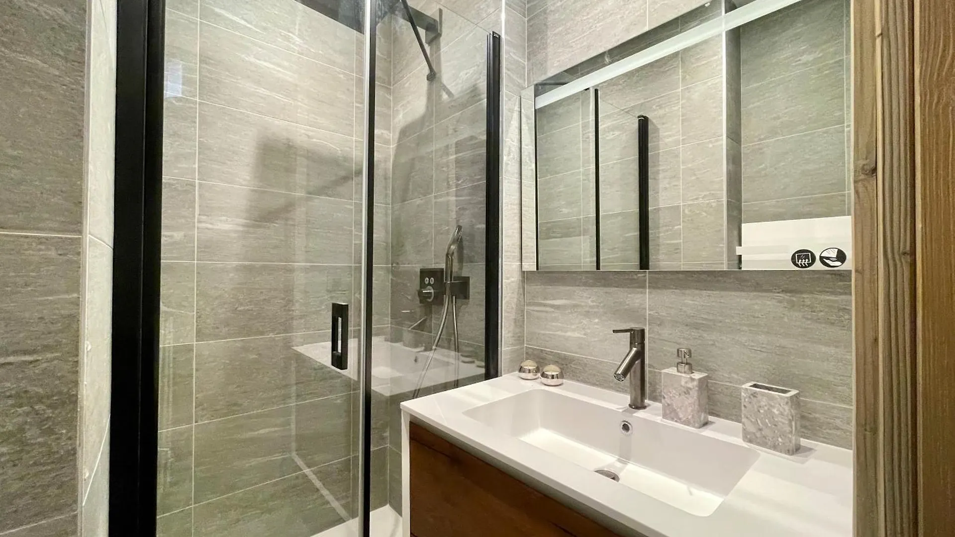 אלפה ד'הואז Homency - Residence Phoenix B46 צרפת